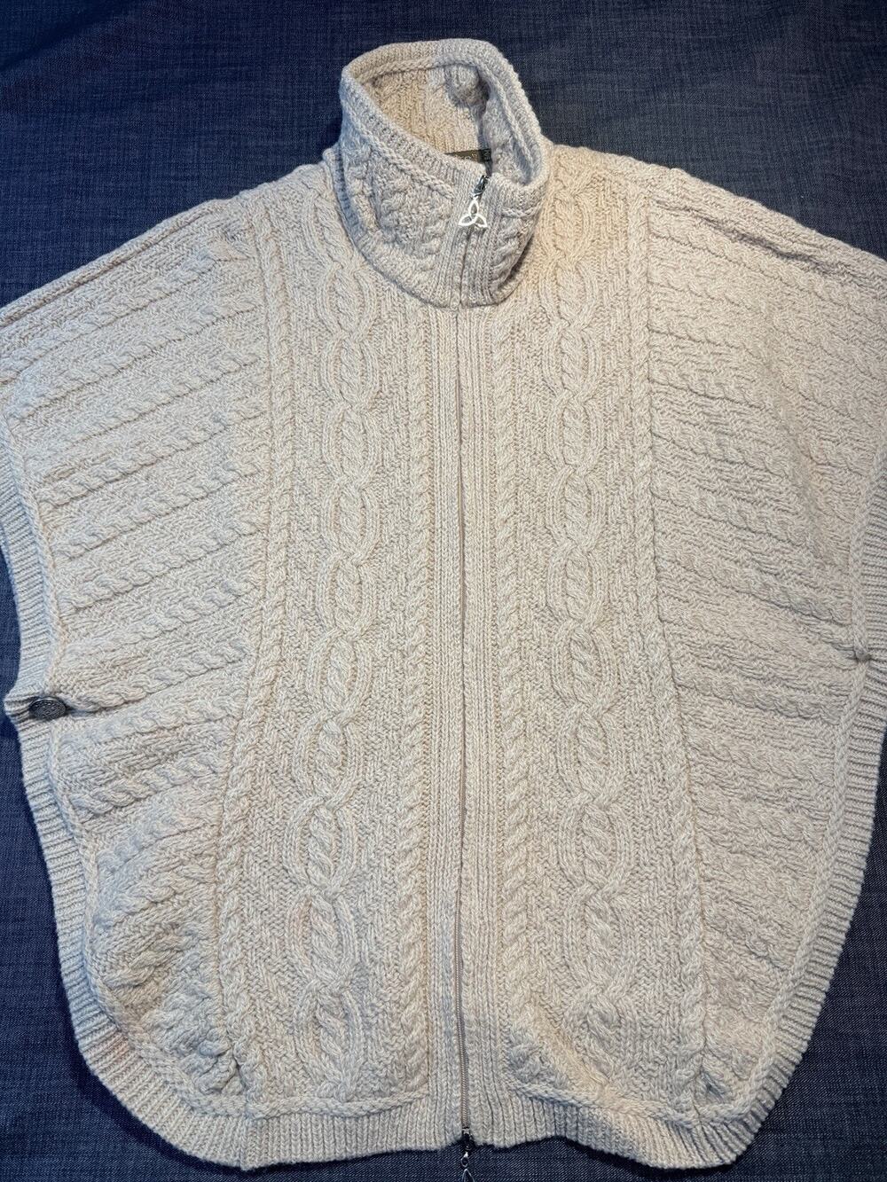 Inis Crafts Ireland Merino Wool Cable Heritage Knit Poncho Oatmeal Celtic S/M